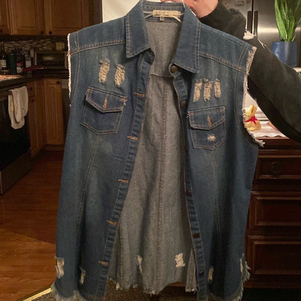 XXL Distressed denim vest